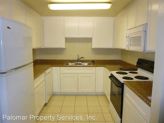 3rd image of 804 N Pacific St APT C