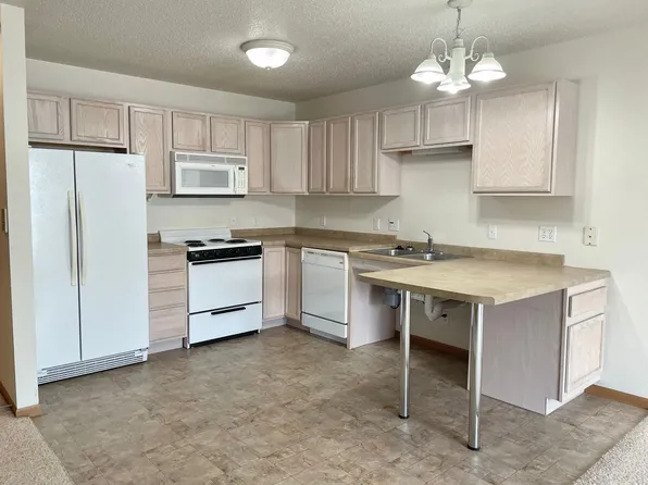 Fairways I, 3501 10th Ave S #106, Moorhead, MN 56560