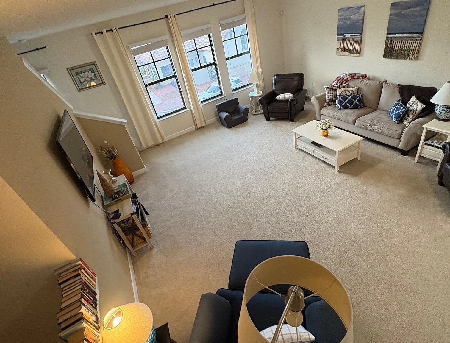 3 bed, 2.5 bath, 2450 sqft, $3,500 — Photo 1