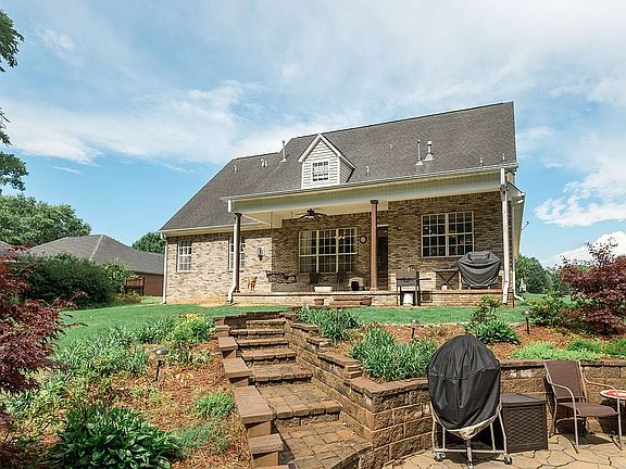 5th image of 275 Cotton Gin Ln
