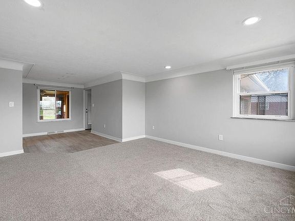 3rd image of 986 Western Row Rd