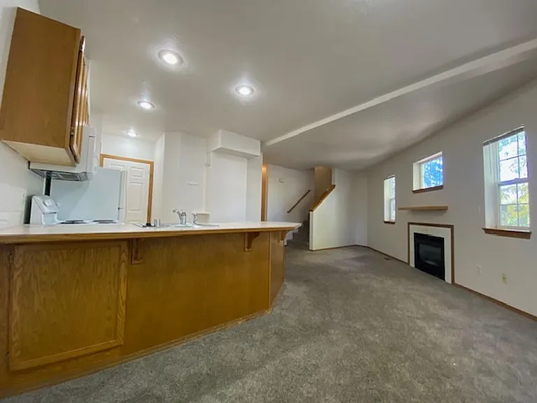 5513 N Driscoll Blvd — Photo 3