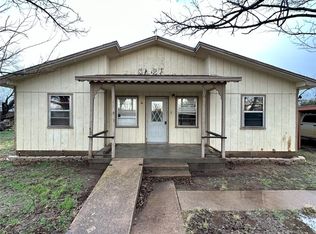 310 N Berry St, Throckmorton, TX 76483