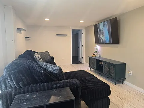 1110 S Mill St — Photo 7