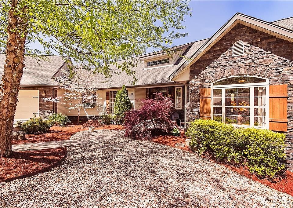 1st image of 71 Cullen Hills Dr