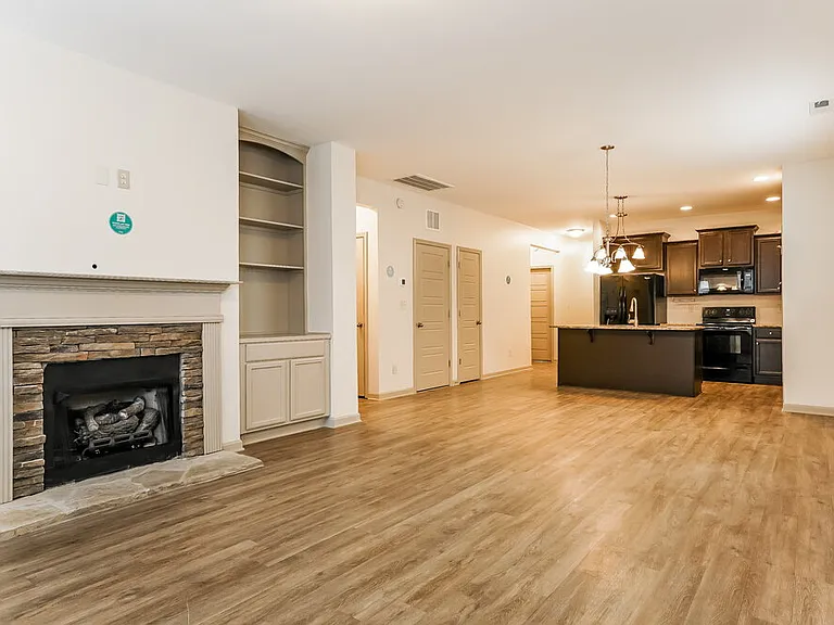 59 Golden Gate Pkwy — Photo 5