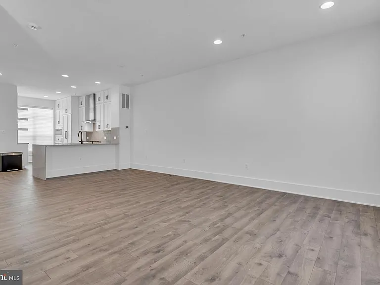 11366 Emerald Park Rd — Photo 22