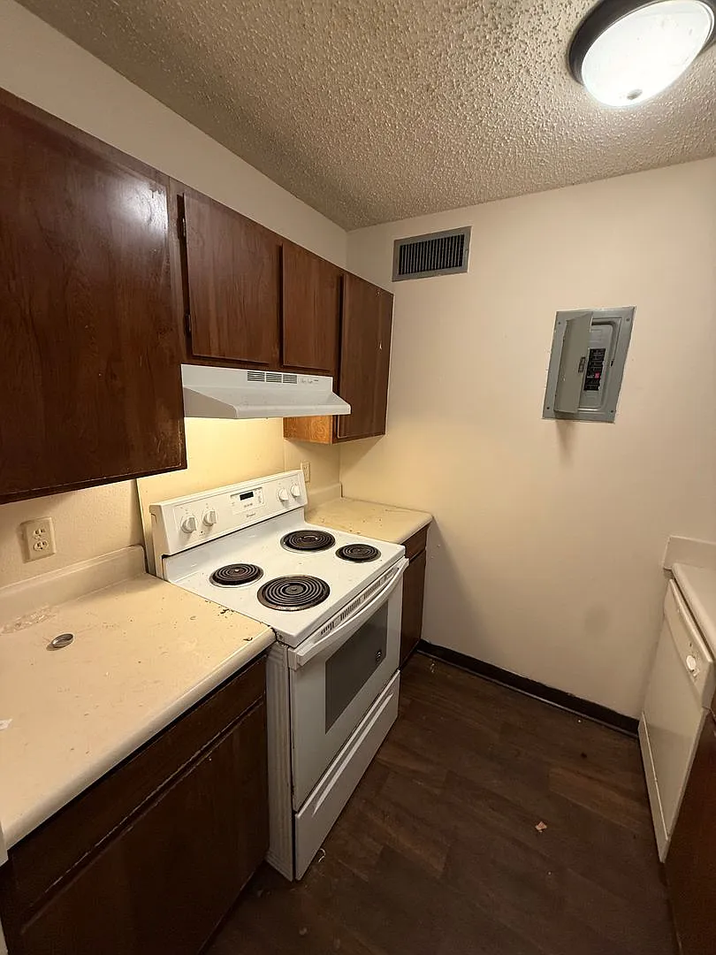 200 High Meadows Blvd — Photo 4