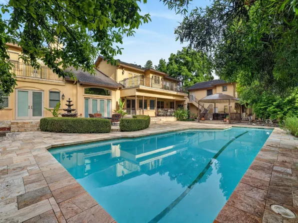 24347 Fairway Dr, Davis, CA 95616