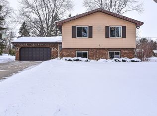 945 Alfred St, Brookfield, WI 53005