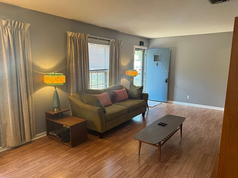 332 Lynn Dr — Photo 10