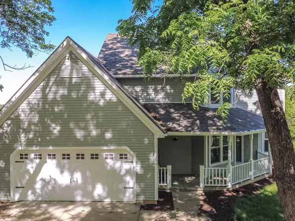 820 E 1000th Rd, Lawrence, KS 66047
