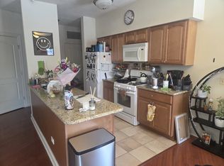 2318 N Milwaukee Ave APT 203, Chicago, IL 60647
