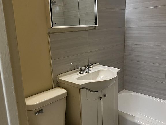 5th image of 1634 E 74th Pl #8