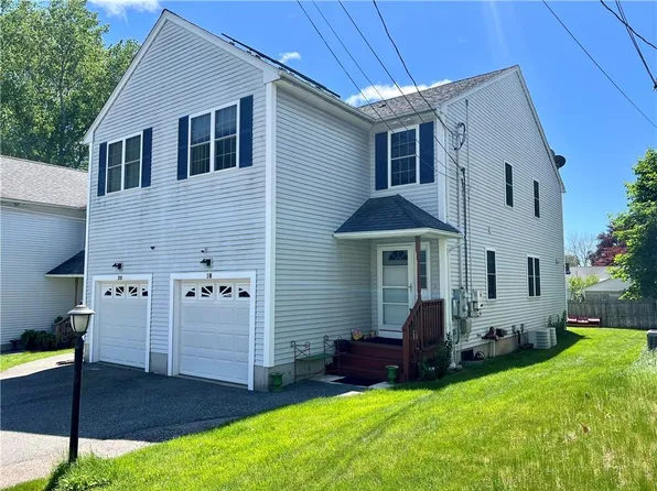 18 Lisi Ln, Providence, RI 02904