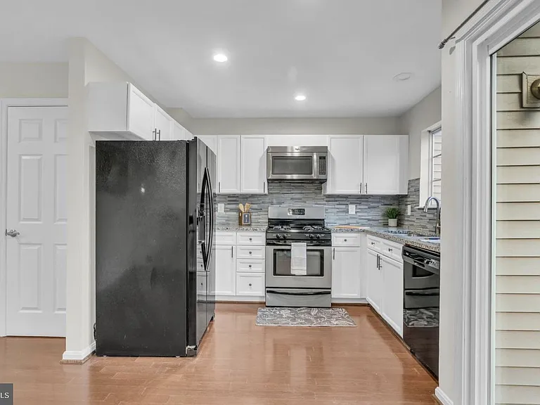 14197 Autumn Cir — Photo 26