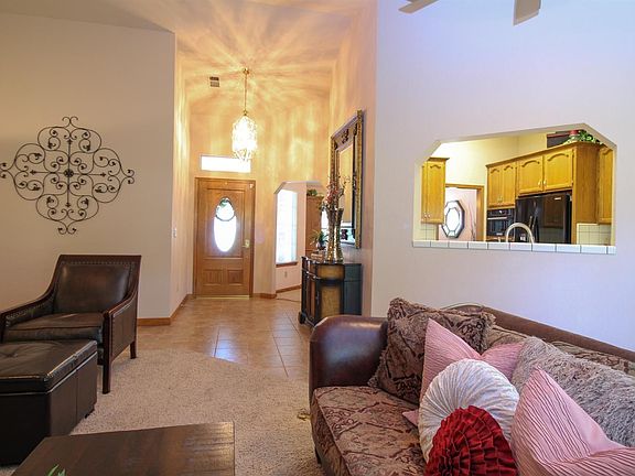 4th image of 1329 E Princeton Ct