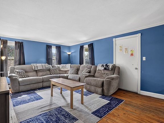 4th image of 284 2nd St