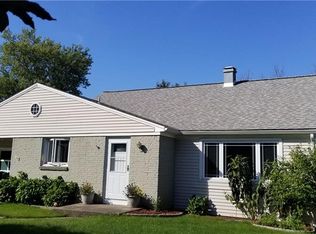 28 Chateau Ct, Depew, NY 14043