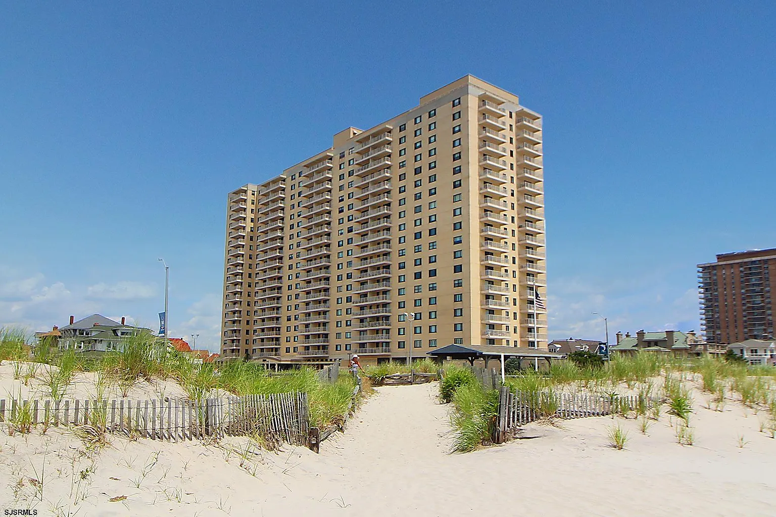 5000 Boardwalk APT 1705 photo 1