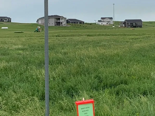 6 Spaniel Rd, Mandan, ND 58554