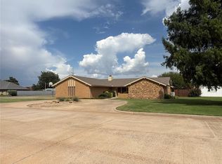 323 N Max St, Hinton, OK 73047