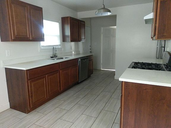 3rd image of 6015 La Vista Dr