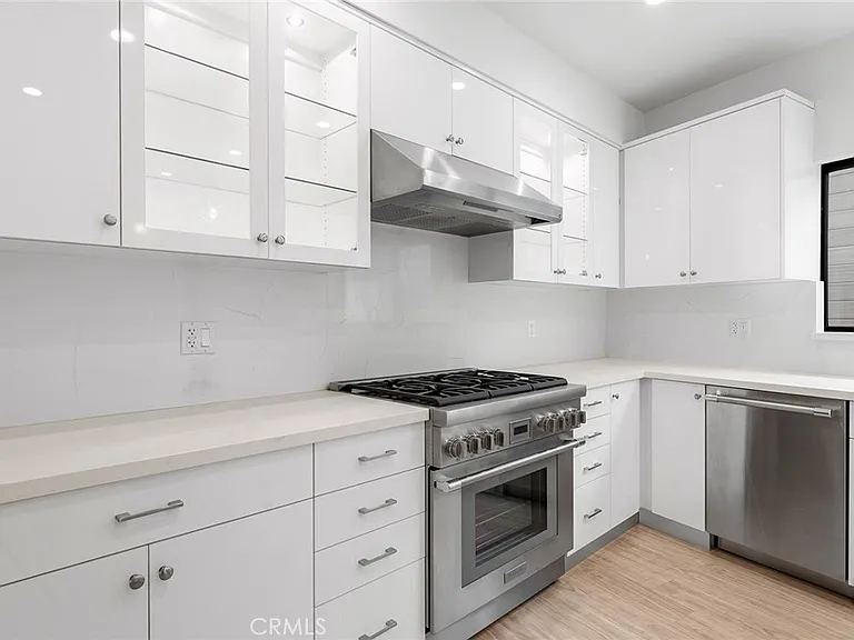 913 N Hilldale Ave #3 — Photo 6
