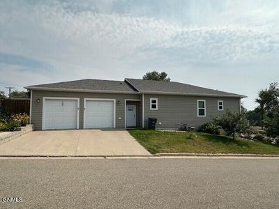 1008 Main Ave, Washburn, ND, 58577