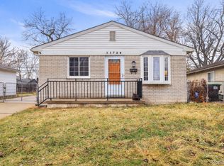 11724 Syracuse St, Taylor, MI 48180