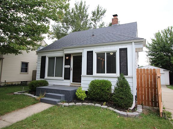 2nd image of 2131 Sonoma St