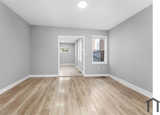 5047 Diamond St — Photo 15