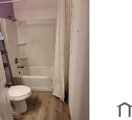 510 Vermont St NE #D — Photo 3