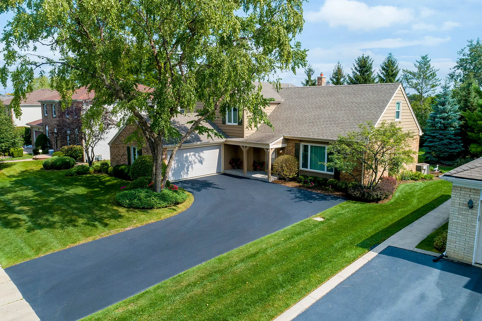953 S Stonehedge Ln photo 1