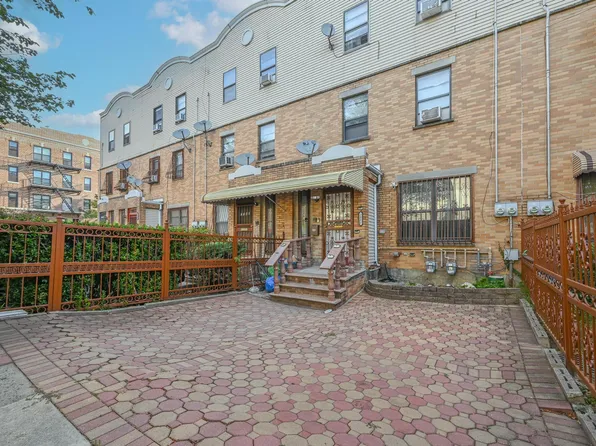 2087 Union Street image 1 of 21