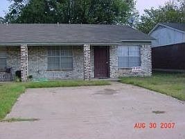 1st image of 2005 Oakwood Ct APT B