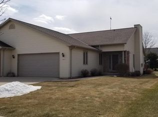 4917 Elmer Ln, Manitowoc, WI 54220