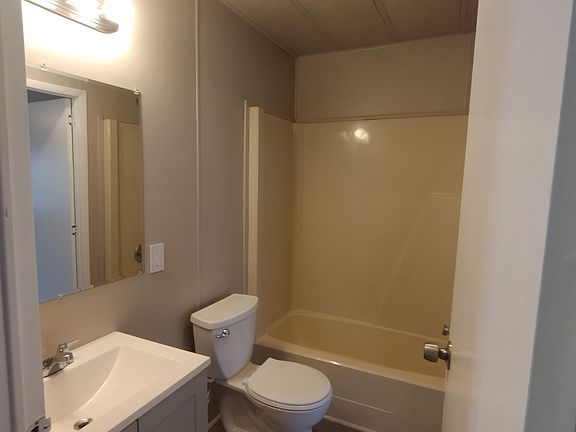 3rd image of 1026 Brazos Dr