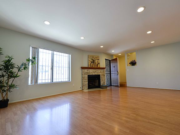 2nd image of 304 N Alhambra Ave APT A