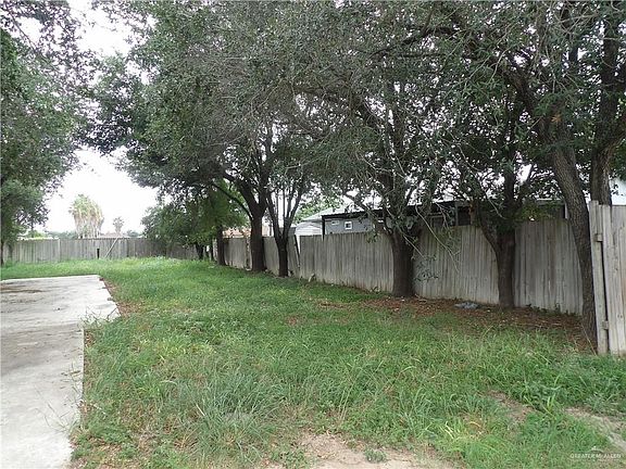 3rd image of 1301 W Ray Cir