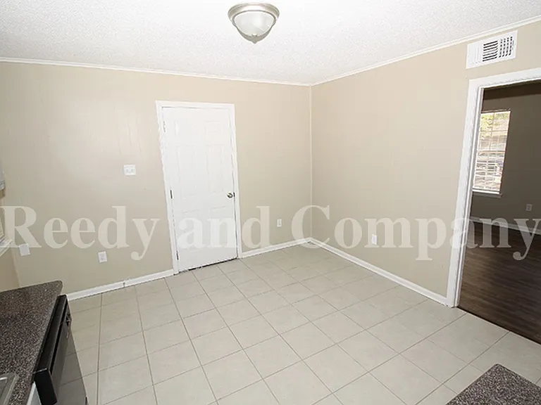 3230 Sweet Springs Dr — Photo 4