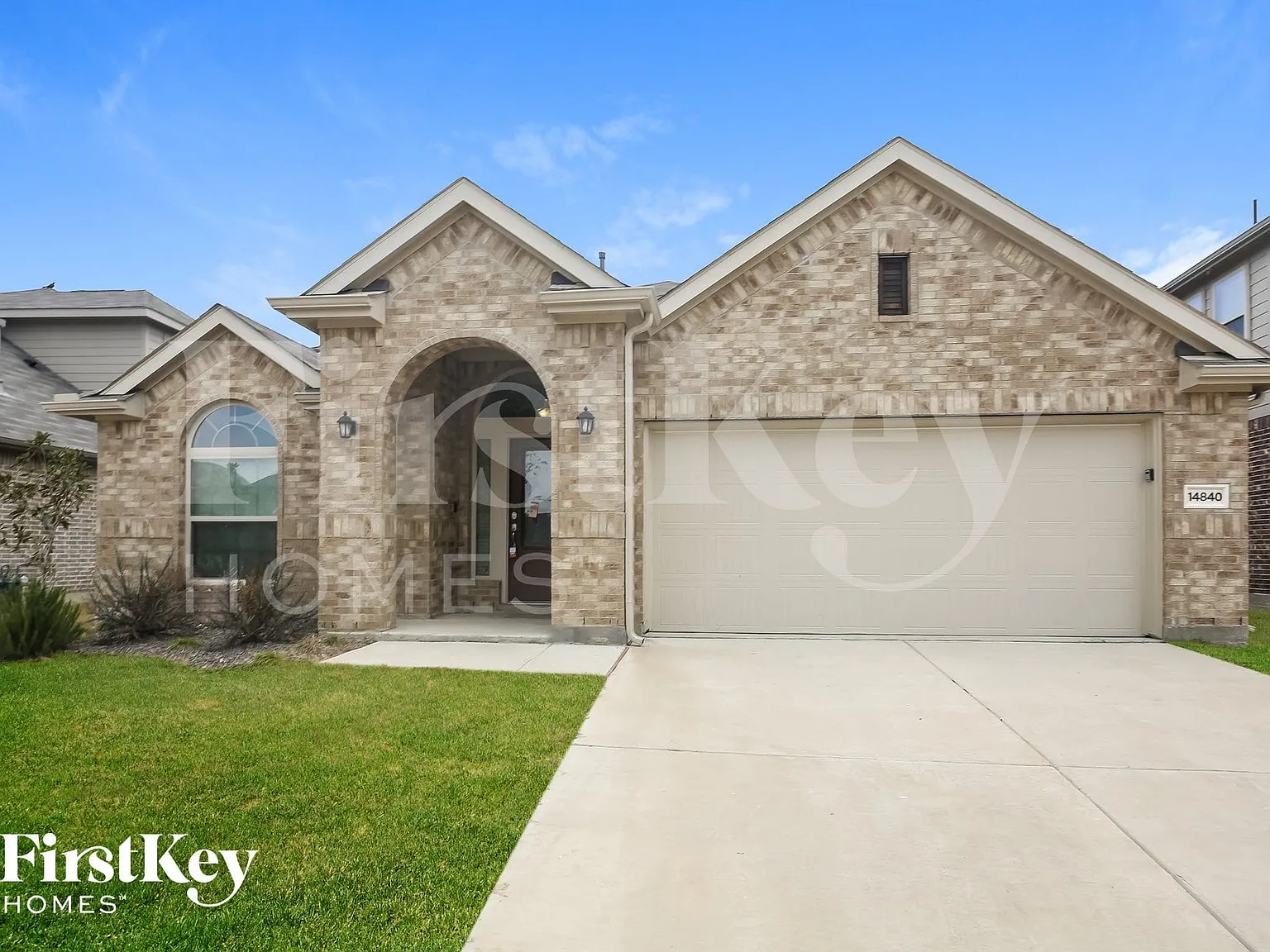 4 bed, 2.0 bath, 2064 sqft, $2,560 — Photo 1