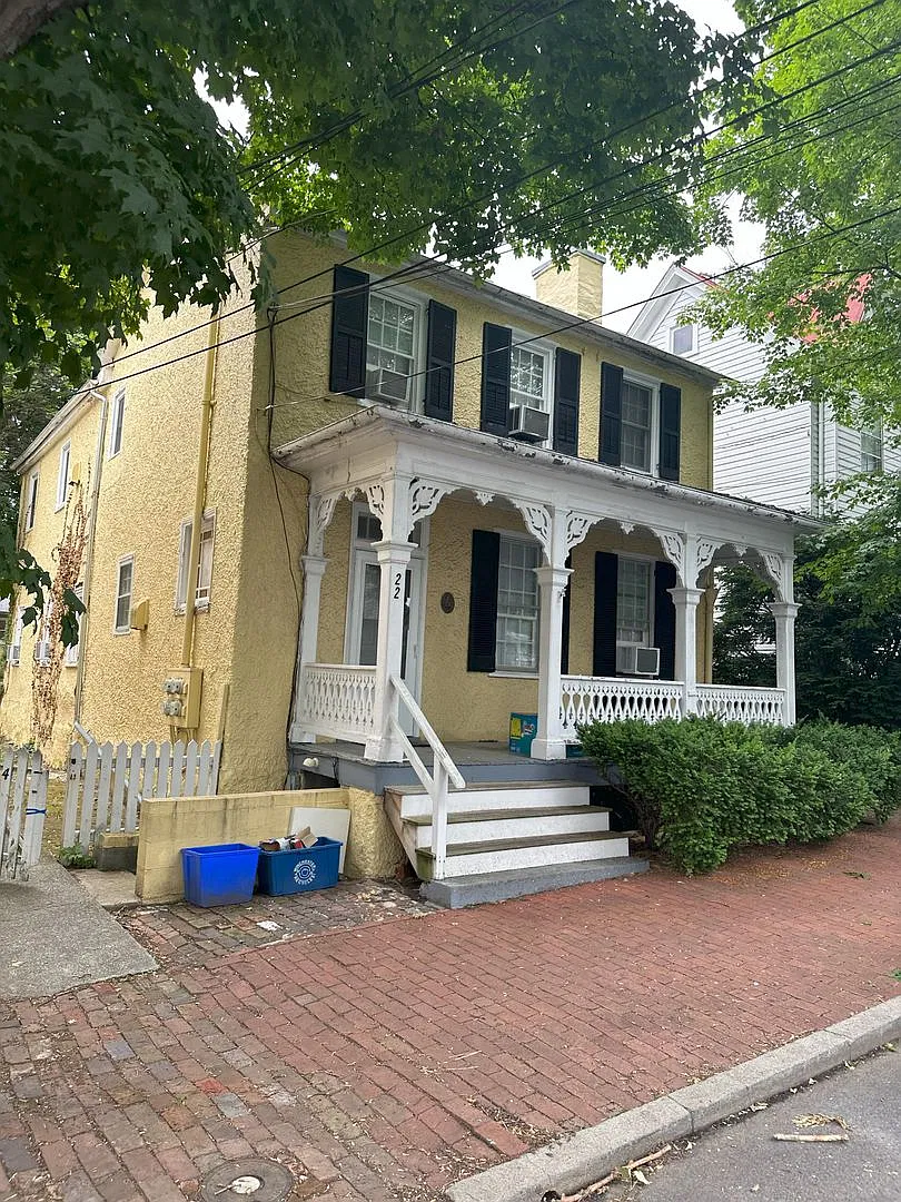 22 Peyton St — Photo 1