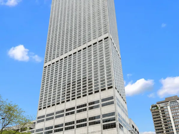 180 E Pearson St APT 4006, Chicago, IL 60611