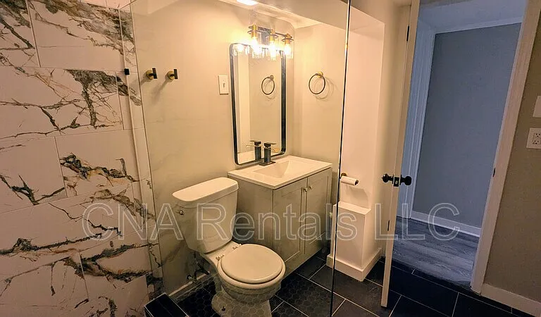 1772 Martin Pl SE #B — Photo 12