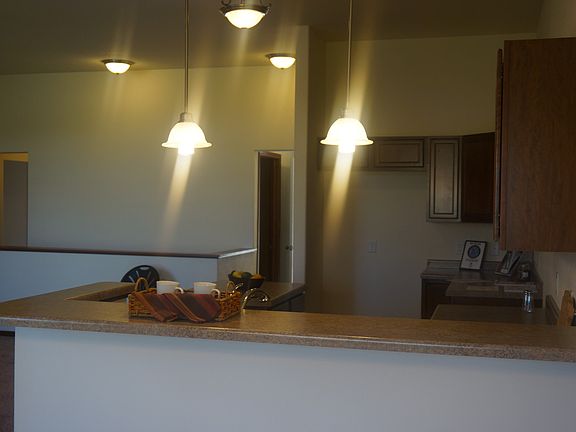 4th image of 129 Villa Ct