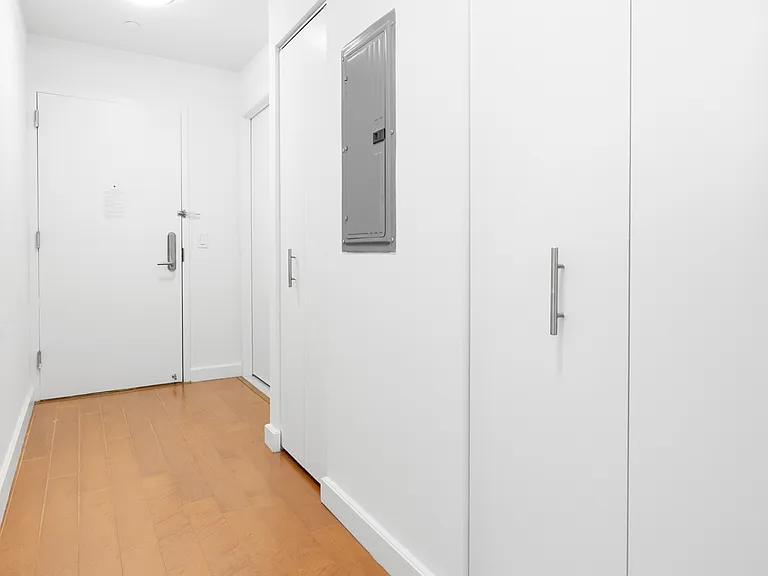 80 Dekalb Ave #26L — Photo 12
