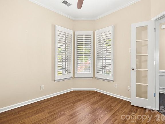 5th image of 4104 Murray St
