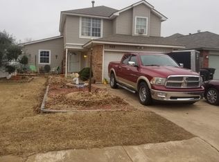 522 Clover Rd, Moore, OK 73160