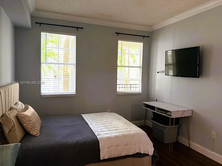 533 NE 3rd Ave #313 — Photo 17